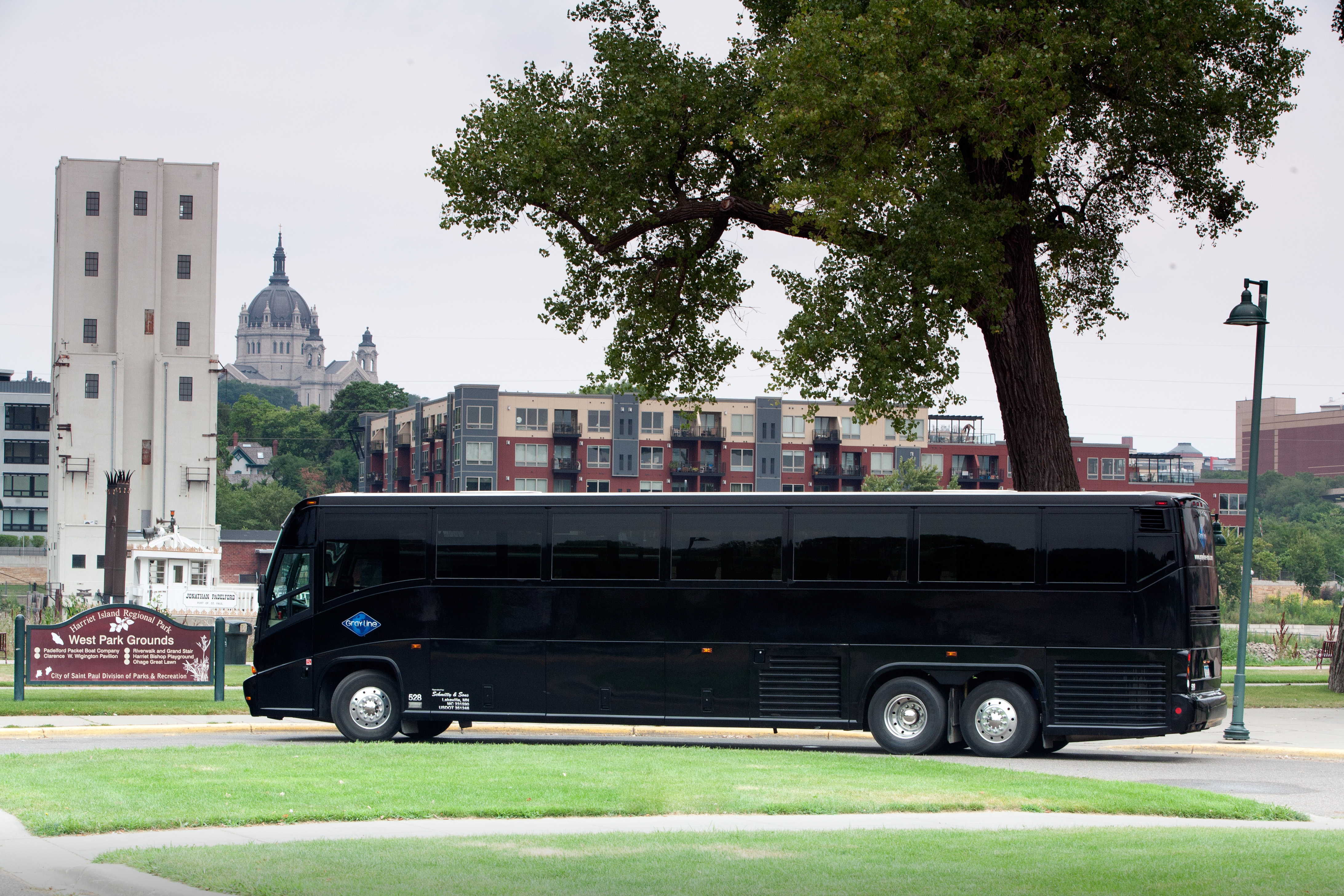executive-motorcoach.Z.jpg